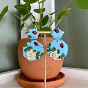 Ladybug clay earrings 🐞